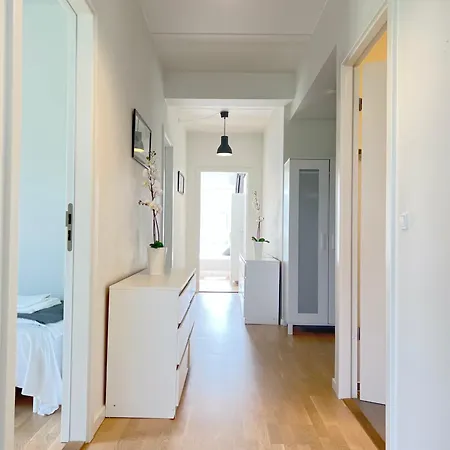 Spacious 3 Bedroom With Balcony At Richard Mortensens Vej Copenaghen