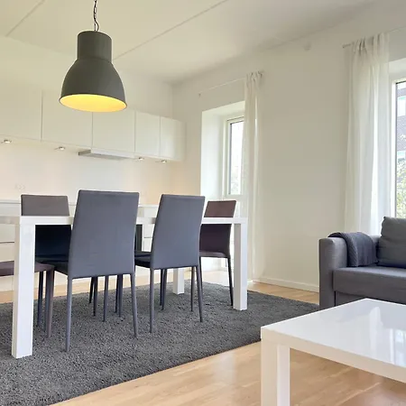 Spacious 3 Bedroom With Balcony At Richard Mortensens Vej