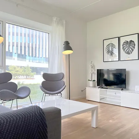 Spacious 3 Bedroom With Balcony At Richard Mortensens Vej